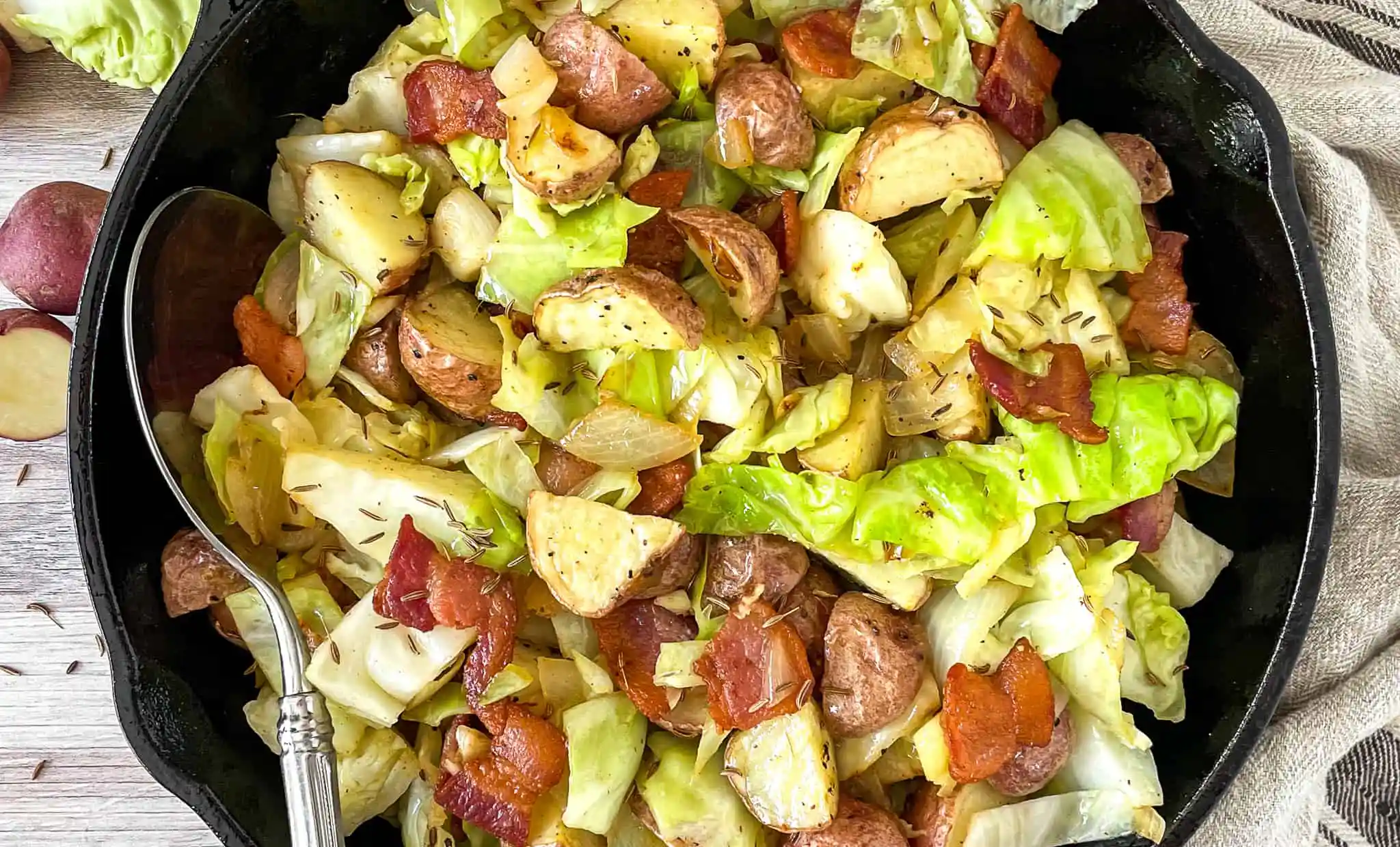 Braten mit Kartoffeln und Kraut